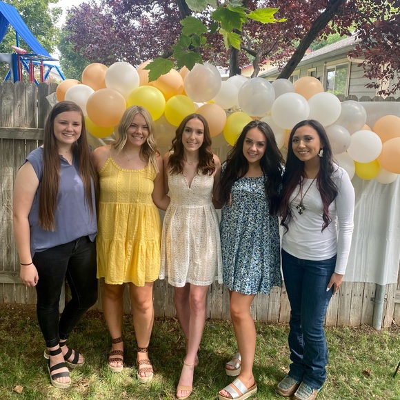 Meet your Posher, Haley - Picture 2 of 3